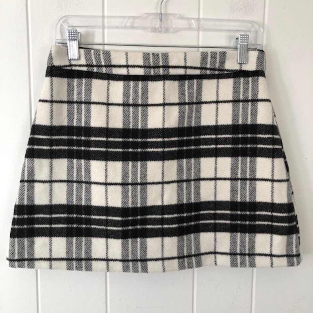 Forever 21 Soft Plaid Lined Mini Skirt with a Back Zipper